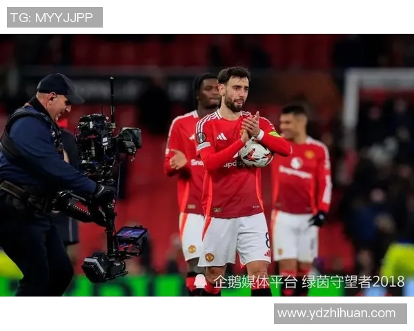 曝B费昔日踹门发泄不满险让曼联高层打消签约念头